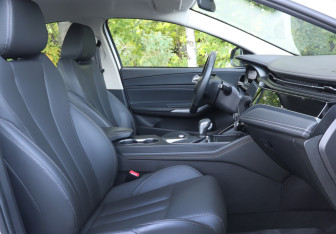 Подержанный автомобиль Omoda S5 2024 года (15 фото)