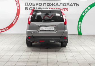 Подержанный автомобиль Nissan X-Trail 2012 года (5 фото)