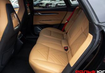 Подержанный автомобиль Zeekr 001 2023 года (8 фото)