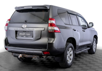 Подержанный автомобиль Toyota Land Cruiser Prado 2016 года (5 фото)