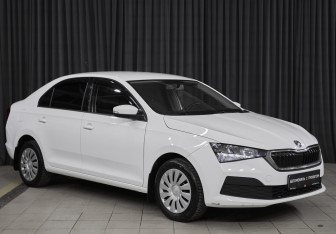 Подержанный автомобиль Skoda Rapid Liftback 2021 года (3 фото)