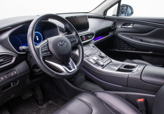 Подержанный автомобиль Hyundai Santa Fe 2022 года (9 фото)
