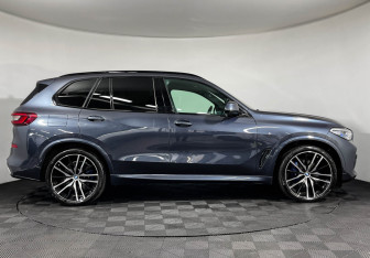 Подержанный автомобиль BMW X5 2021 года (6 фото)