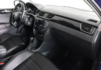 Подержанный автомобиль Skoda Rapid Liftback 2018 года (10 фото)