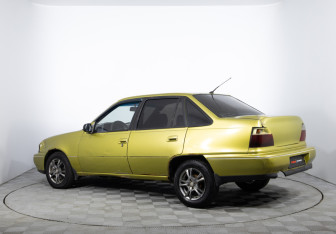 Подержанный автомобиль Daewoo Nexia Sedan 2007 года (7 фото)