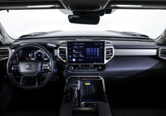 Подержанный автомобиль Toyota Tundra 2022 года (17 фото)