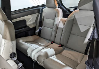 Подержанный автомобиль Volvo C30 2011 года (18 фото)