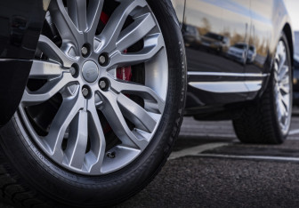 Подержанный автомобиль Land Rover Range Rover Sport 2016 года (22 фото)