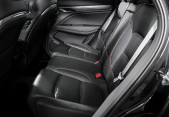 Подержанный автомобиль Geely Tugella 2022 года (10 фото)