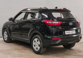 Подержанный автомобиль Hyundai Creta 2019 года (7 фото)