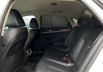 Подержанный автомобиль Kia K5 2022 года (30 фото)