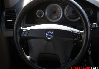 Подержанный автомобиль Volvo XC90 2009 года (17 фото)