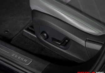 Подержанный автомобиль Zeekr 001 2023 года (21 фото)