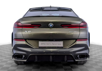 Подержанный автомобиль BMW X6 2020 года (6 фото)