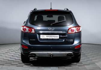 Подержанный автомобиль Hyundai Santa Fe 2011 года (6 фото)