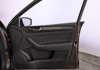 Подержанный автомобиль Skoda Rapid Liftback 2022 года (25 фото)