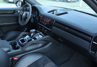 Подержанный автомобиль Porsche Cayenne 2021 года (9 фото)