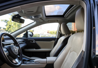 Подержанный автомобиль Lexus RX 2019 года (17 фото)