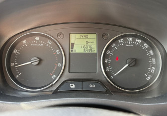 Подержанный автомобиль Skoda Fabia Hatchback 2013 года (17 фото)