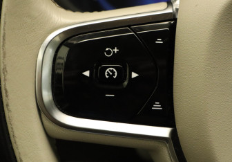 Подержанный автомобиль Volvo XC60 2021 года (10 фото)