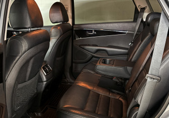 Подержанный автомобиль Kia Sorento 2018 года (14 фото)