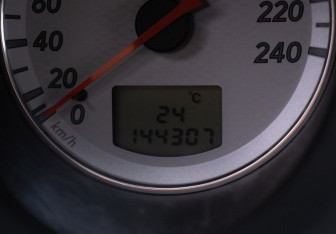 Подержанный автомобиль Mitsubishi Outlander 2006 года (11 фото)
