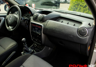 Подержанный автомобиль Renault Duster 2012 года (7 фото)
