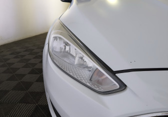 Подержанный автомобиль Ford Focus Hatchback 2017 года (17 фото)