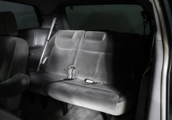 Подержанный автомобиль Toyota Sienna 2006 года (13 фото)