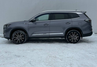 Подержанный автомобиль Chery Tiggo 8 Pro Max 2023 года (8 фото)