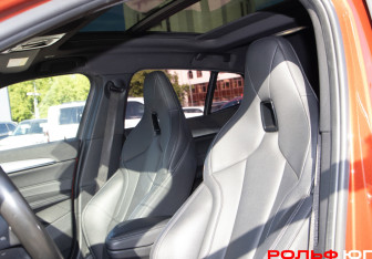 Подержанный автомобиль BMW X2 2020 года (18 фото)