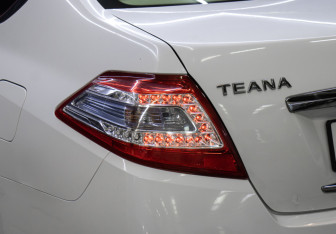 Подержанный автомобиль Nissan Teana 2012 года (24 фото)