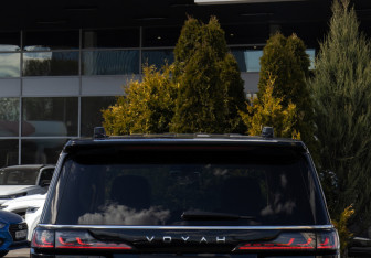 Подержанный автомобиль Voyah Dream 2023 года (39 фото)