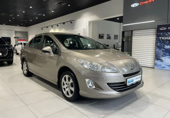Подержанный автомобиль Peugeot 408 2013 года (3 фото)