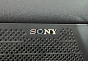 Подержанный автомобиль Changan UNI-V 2023 года (28 фото)