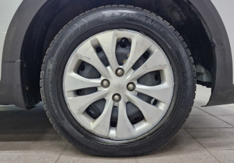 Подержанный автомобиль Kia Rio Hatchback 2021 года (11 фото)