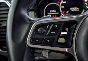 Подержанный автомобиль Porsche Cayenne 2021 года (30 фото)