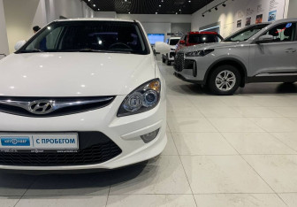 Подержанный автомобиль Hyundai i30 Hatchback 2011 года (9 фото)