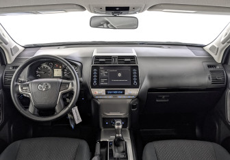 Подержанный автомобиль Toyota Land Cruiser Prado 2021 года (14 фото)