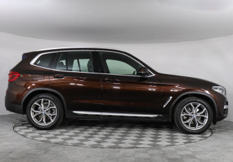 Подержанный автомобиль BMW X3 2020 года (6 фото)