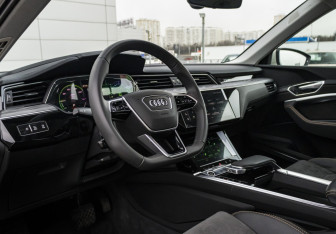 Новый Audi e-tron 2023 (12 фото)