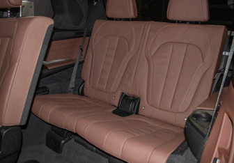 Подержанный автомобиль BMW X7 2021 года (10 фото)