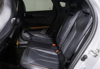 Подержанный автомобиль Changan UNI-V 2024 года (17 фото)