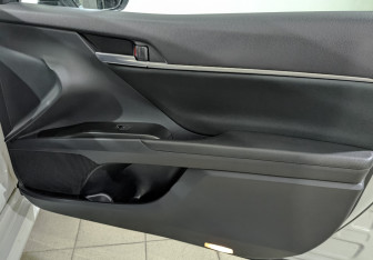 Подержанный автомобиль Toyota Camry Sedan 2021 года (25 фото)