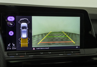 Подержанный автомобиль Volkswagen Golf Hatchback 2021 года (14 фото)