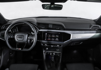 Подержанный автомобиль Audi Q3 2019 года (17 фото)