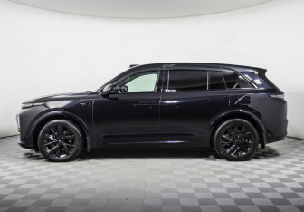 Подержанный автомобиль LiXiang L7 2023 года (8 фото)