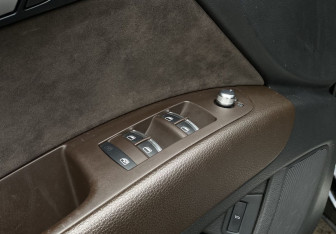 Подержанный автомобиль Audi Q7 2014 года (21 фото)