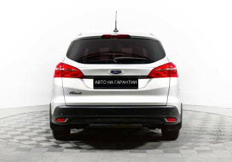 Подержанный автомобиль Ford Focus Wagon 2017 года (6 фото)