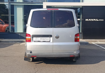 Подержанный автомобиль Volkswagen Transporter Minivan 2007 года (6 фото)